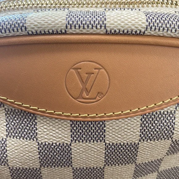 AUTHENTIC LOUIS VUITTON BAG - Picture 6 of 16